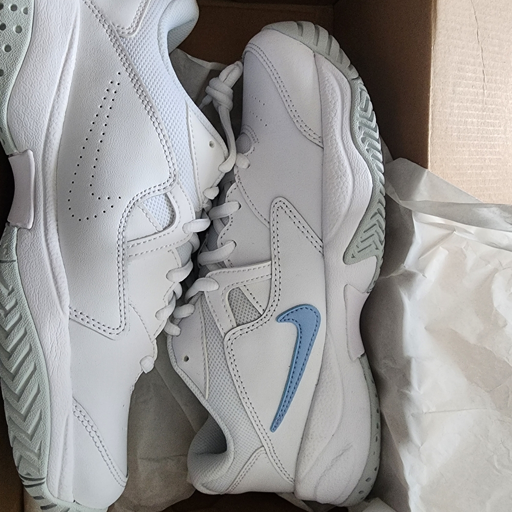 Women Nike White and Light Blue Sneakers